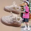 Nuevos zapatos deportivos infantiles de primavera y verano, zapatillas transpirables, zapatos casuales de malla para niñas, zapatos de suela blanda para niños, otoño