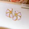 Pendientes de Flor Mariposa con Goteo de Aceite de Circonita Brillante Estilo Nuevo 2026 Pendientes Exquisitos de Estilo Dulce Accesorios para Orejas de Lujo Ligero
