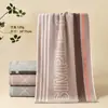 Toalhas Jacquard de Algodão Atacado, Macias e Absorventes, Adequadas para Uso Doméstico, Unissex, Toalhas de Rosto Vintage, Itens para Presente, Podem Ser Bordadas com Texto ou Logotipo