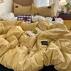 Juego de ropa de cama de algodón nórdico minimalista a rayas azul oscuro de cuatro piezas: funda de edredón de 1.8 m, sábana, sábana bajera, juego de ropa de cama de tres piezas