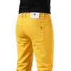 Jeans Amarillos de Alta Gama para Hombre Otoño 2026, Corte Delgado, Elásticos, Pantalones Largos, Modernos, Casuales, Versátiles, Tendencia, Color Sólido