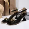 Sandalias de Cadena de Talla Grande Europea y Americana de Una Tira con Tacón Medio para Mujer, Transfronterizas, Puntera Cuadrada, Hebilla, Adelgazantes, Sandalias de Moda