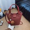Bolso Texturizado para Mujer 2025 Otoño Nuevo Estilo de Alta Apariencia Moda Bolso Cubo Estilo Extranjero Bolso de Hombro Cruzado