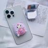Funda para teléfono móvil de material de resina de dibujos animados Kuromi Cinnamon Dog Espejo oculto Práctico soporte para teléfono móvil Soporte de airbag