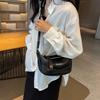 Bolsa Popular Transfronteiriça Estilo Dumpling para Mulheres 2025 Nova Moda Versátil Bolsa de Ombro Textura de Alta Qualidade Bolsa Versátil Bolsa Transversal