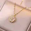 Colar para Mulheres Moda de Nicho Novo Design Pingente Celebridade da Internet Flor de Bauhinia Giratória Zircônia Aço Titânio