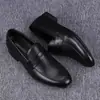 Mocasines sin cordones, Zapatos casuales de cuero para hombre, Zapatos transpirables para estar en casa, Zapatos de papá, Zapatos tipo gorro versátiles de nueva moda
