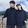 [Ventas Directas de Fábrica] Chaqueta Soft Shell Suave de Una Sola Capa para Hombre, Color Puro Juvenil, Dos Aberturas al Exterior, Nueva Chaqueta de Montañismo, Ligera