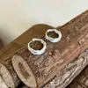 Anillo cepillado retro nostálgico, aretes grandes de lunares negros, modernos, elegantes, de lujo accesible, aretes exagerados de alta gama para mujer