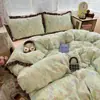Juego de cuatro piezas de encaje de algodón puro de grado materno e infantil, estilo ins fresco y simple, juego de ropa de cama de doble capa de gasa 100% algodón para dormitorio estudiantil