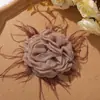 Invierno Suave y Versátil Malla de Seda Brillante Flores de Plumas DIY Dulce Goma para el Cabello Tocado Broche Accesorios para Ropa Venta al por Mayor