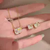 Colar de Gatinho com Zircônia Cúbica Feminino Simples Versátil Corrente para Clavícula Laço Toque de Luxo Leve Ouro Brincos de Tarraxa Gatinho KT