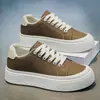 Tênis Masculino da Moda 2026 Verão Nova Marca de Moda High-End Estiloso Casual Tênis com Sola Grossa Sapatos Planos Respiráveis