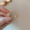 Nuevos Pendientes de Botón Estilo Coreano para Mujer Pendientes de Perla de Imitación con Diseño de Cruz Pendientes del Mismo Estilo que los Celebridades de Internet Joyería Lineal Versátil de Moda