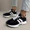 Tamanho Plus Modelo Novo Transfronteiriço Primavera/Verão 2026 Tênis Casuais Femininos com Solado Grosso que Aumentam a Altura, Sapatos Esportivos Patchwork, Moda Estudantil
