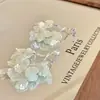 Pendientes Exagerados de Borla con Forma de Pétalo de Concha Estilo Francés para Mujer, Pendientes de Botón con Diseño de Nicho de Lujo Ligero con un Toque de Alta Gama, Accesorios para Orejas Estilo Vacaciones