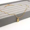 Versão Coreana Acessórios de Design de Nicho Colar com 26 Letras em Inglês para Mulheres Pingente de Aço Inoxidável Colar de Clavícula de Aço Titânio Venda por Atacado