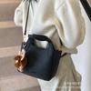 Bolsa de Mão Estilo Coreano Fashionável para o Dia a Dia Bolsa Saco para Mulheres 2026 Novo Modelo de Comércio Exterior Bolsa de Ombro Simples com Padrão de Lichia Bolsa Transversal
