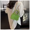 Bolso de Mano de Color Sólido a la Moda con Perlas para Mujer 2023 Venta Caliente Transfronteriza Bolso de Mujer de Moda Tendencia Elegante Versátil