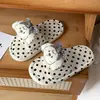 Pantuflas de lunares estilo princesa para niñas pequeñas, con diseño de lazo, perfectas para usar en casa y para la temporada de regreso a clases, pantuflas infantiles lindas y adorables