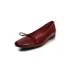 Sapatos femininos de couro slip-on, bico redondo, salto baixo, moda de nicho de 2 cm, com laço raso, novo estilo outono 2026