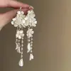 Brincos de Agulha Prata com Diamantes e Pérolas, Design de Borla em Flor, Brincos Estilosos e Luxuosos com um Toque de Alto Padrão