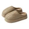 Pantuflas de tamaño grande para hombre, de invierno, punta cerrada, impermeables de PU, cálidas de felpa, para el hogar, interiores, antideslizantes, de algodón, para mujer