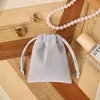 Bolsas de terciopelo con cordón en stock, Bolsas largas de felpa con cordón, Empaque para joyería, Personalizables con logo impreso