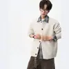 Suéter cárdigan estilo retro americano 2026, corte relajado para hombre, colección otoño/invierno, estilo coreano, diseño minimalista con un toque de sofisticación, suéter de punto con cuello redondo