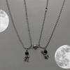 Collar magnético de pareja para hombres y mujeres un par de colgantes de atracción de astronauta tiembla el mismo párrafo para enviar novias regalo de pareja estudiantes