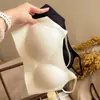 Outono/Inverno 2685 Sutiã de Peça Única Sem Costura Escovado Franzido para Mulheres Cor Base Alças Finas Bojos Totalmente Fixos Lindo Sutiã nas Costas