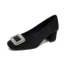 Sapatos de Salto Alto Quadrados com Fivela Quadrada de Strass em Camurça para Mulheres, Estilo Retro Novo de Primavera e Outono, Salto Bloco, Bico Quadrado, Modernos e Versáteis, Confortáveis nos Pés