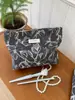 Bolso de Cosméticos Nuevo de Gran Capacidad Ins Bolso de Cosméticos Portátil con Flores Bolsa Interior Bolso de Mano Elegante Bolso para Artículos de Tocador de Cuidado de la Piel