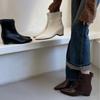 2025 Novo Outono e Inverno Bico Fino Moda Nicho Francesa Salto Grosso Botas Curtas Branco Botas Femininas