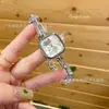 Relógio Feminino Quadrado de Quartzo Novo de Luxo Leve, Relógio Pulseira Simples de Moda Nicho, Relógio Simples e Elegante para Transmissão ao Vivo