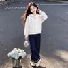 Conjunto de Calça Jeans Moda Versátil e Jaqueta com Zíper Patchwork de Renda Orelha de Coelho para Meninas Doce Primavera e Outono 2026 Tendência