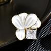 Novo nicho gota de óleo quadrado broca colar agulha anti-corrida fivela flor stampeder agulha high-end broche de luxo