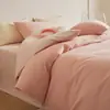 Conjunto de cama luxuoso e de alta qualidade em cor sólida de quatro peças, feito de algodão puro, espessado e escovado, inclui capa de edredom, lençol de cima e lençol com elástico.