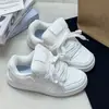 Zapatillas Deportivas para Mujer 2026 Primavera Nuevas Populares Suela Gruesa Nicho Zapatos de Pan Estudiante Versátiles Casuales Deportivos Zapatos Blancos
