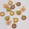 DIY colgante individual girasol margarita aleación joyería accesorios banda de goma pendientes colgante perforado colgante coreano caliente