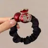 Goma para el pelo con bloques de color negro y rojo, con pequeño caballo dorado y decoración de la fortuna para el Año del Caballo, adecuada para coletas altas, goma para el pelo de mujer