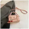 Bolsa de mão feminina, nova coleção primavera 2026, elegante e moderna, com textura, pequena e quadrada, para ombro e transversal
