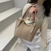 Bolso pequeño popular de este año 2025 nuevo bolso de mujer sensación de alta gama retro combinable bolso bandolera moda bolso de cubo portátil
