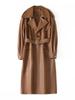 Jaqueta de Couro Genuíno Hn5251 Item de Moda Outono e Inverno com Design Estiloso, Versão Ampla, Zíper Decorativo, Estilo Motociclista, Trench Coat Longo para Mulheres