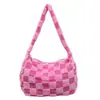 Bolsa Acolchoada para Mulheres 2025 Inverno Nova Bolsa de Pelo Xadrez para Mulheres Crossbody Estilo Preguiçoso Versátil Bolsa de Ombro Axila