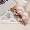 Diseño Inspirado en Cullori Estilo Coreano, Pinza para el Cabello con Bloques de Color, Versátil y Elegante, Pinza de Tiburón Brillante para Peinar la Parte Posterior de la Cabeza, Sensación de Alta Gama