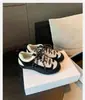 Xiaoxiangfeng 2026 Otoño Nuevo Color Panda Blanco y Negro Bloque de Color Piel Genuina Zapatos de Entrenamiento Alemanes con Cordones Tenis Casuales Zapatos de Mujer