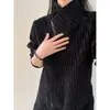 Moletom preto com zíper estilo americano, gola inclinada, unissex, adequado para primavera e outono, com forro de fleece, mangas compridas e um design estiloso, perfeito como camada interna ou camiseta base