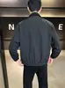 Colección Otoño 2026: Chaqueta Casual de Moda para Hombre con Solapa Elegante, Diseño de Alta Gama, Minimalista y Genial, con Aspecto de Retazos y Estilo Falso de Dos Piezas