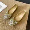 2026 Novos Sapatos Femininos Quadrados Planos Sapatos Individuais Mulheres Decoração de Strass Pérola Decote Baixo Sapatos de Casamento Sapatos de Ballet N1368-19